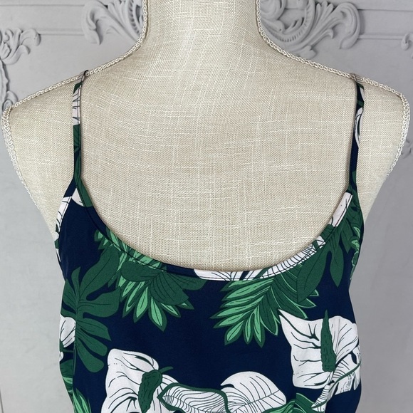 Tropical Print Crisscross Back Peplum Cami Top - Picture 6 of 9
